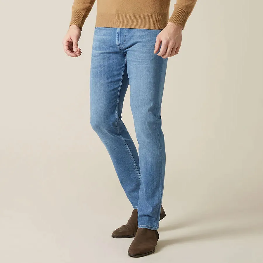 7 For All Mankind - Slimmy Tapered Luxe Jeans in Light Blue Everyday Wear All Around Fit