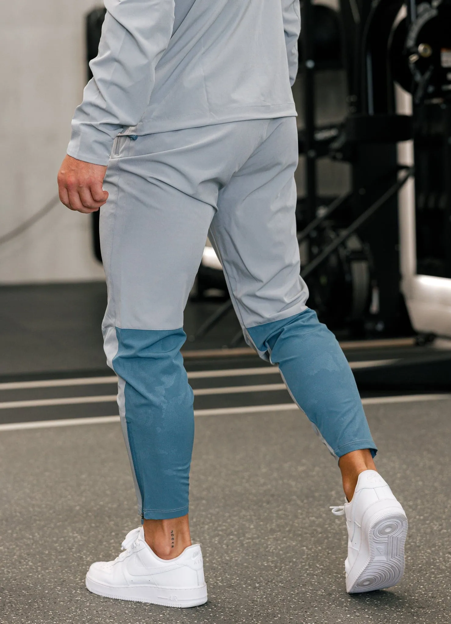 Gym King Debossed Camo Woven Jogger - Cloudy Grey/Lake Blue Seamless Design