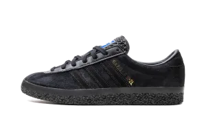 Comfort Fit Gazelle "Triple Black"