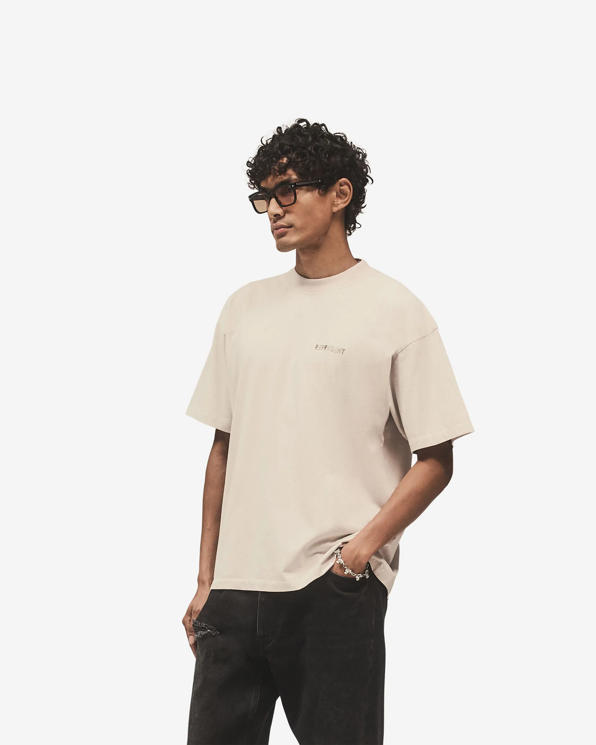 Everyday Look Metal Block Logo T-Shirt - Concrete