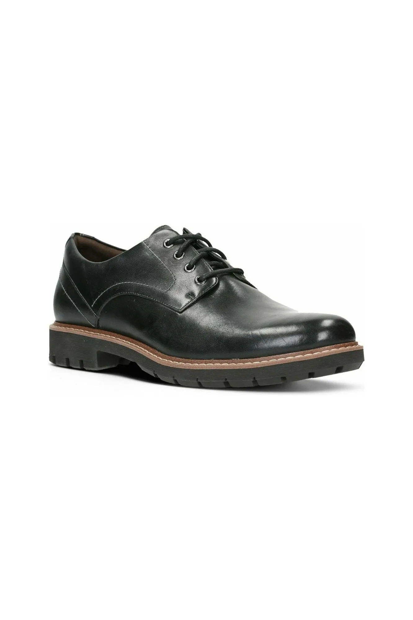Clarks Batcombe Hall in black leather Summer Heat Rolling Motion Sole