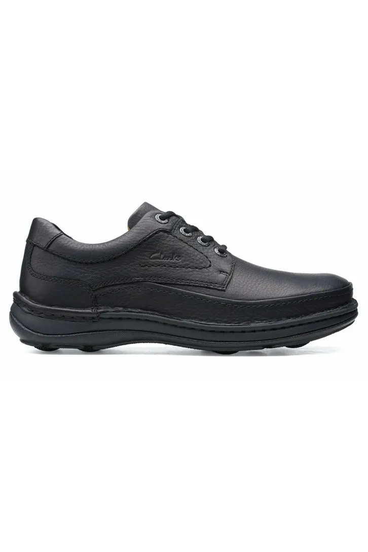 Clarks Nature Three in Black leather Seamless Interior Supportive Core Fitness Training