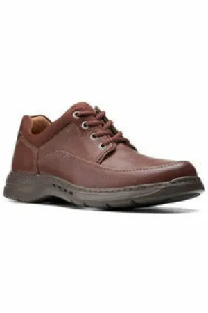 Smooth Soles Flexible Fit Frequent Travelers Clarks Un Brawley Lace mahogany