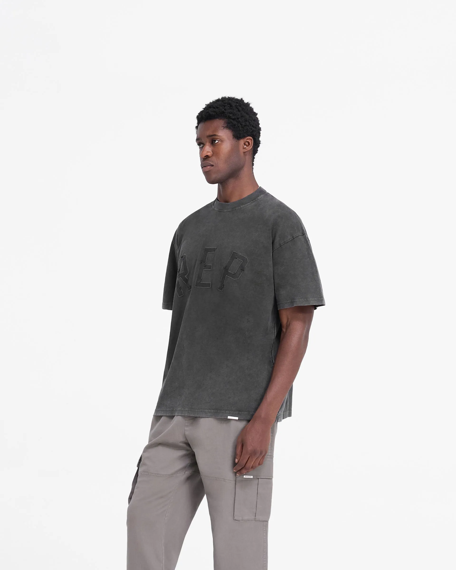 Timeless casual wear Rep Applique T-Shirt - Vintage Black