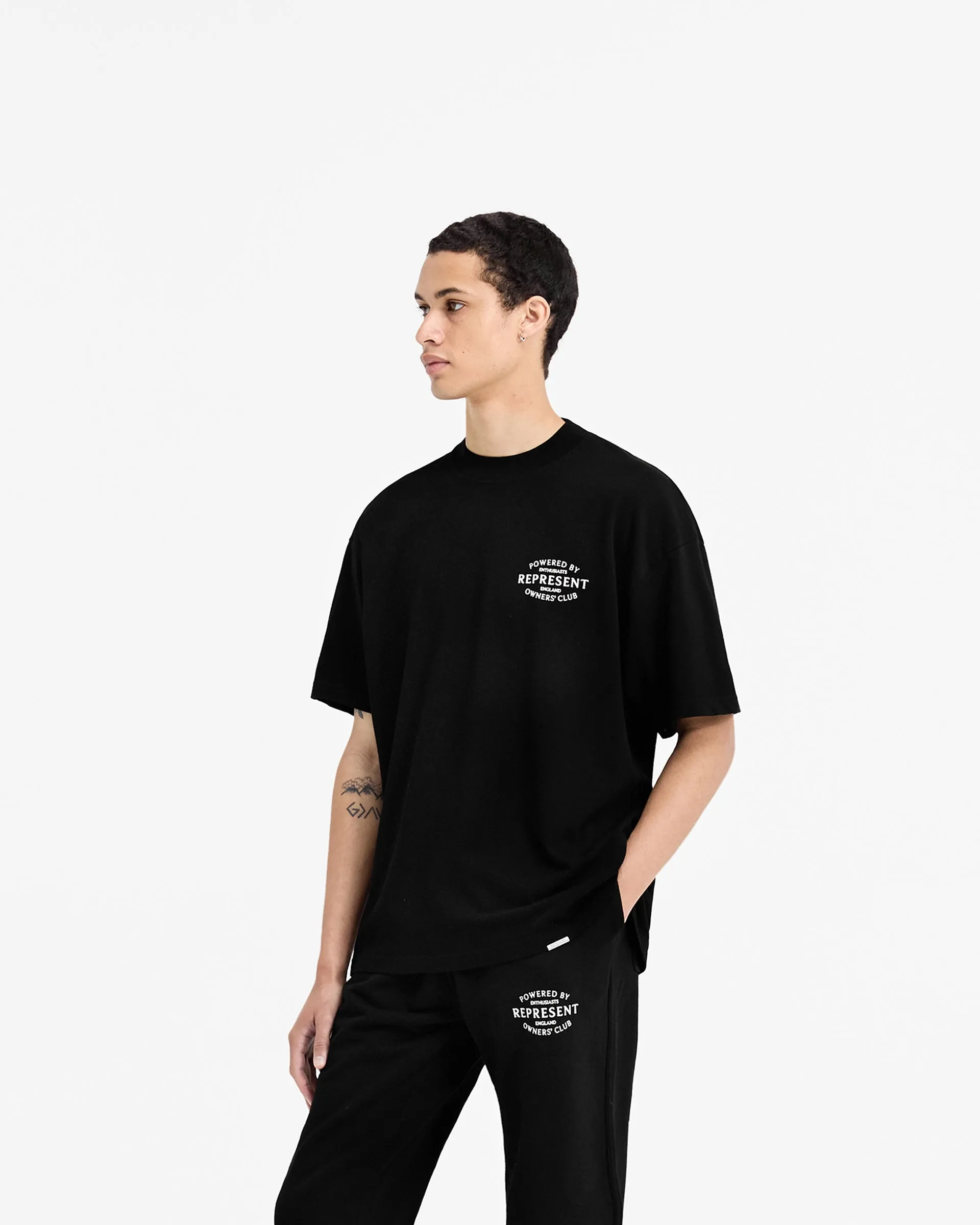 Represent Owners Club Stamp T-Shirt - Jet Black LayeredSleeveConstruction Classic Trend Look