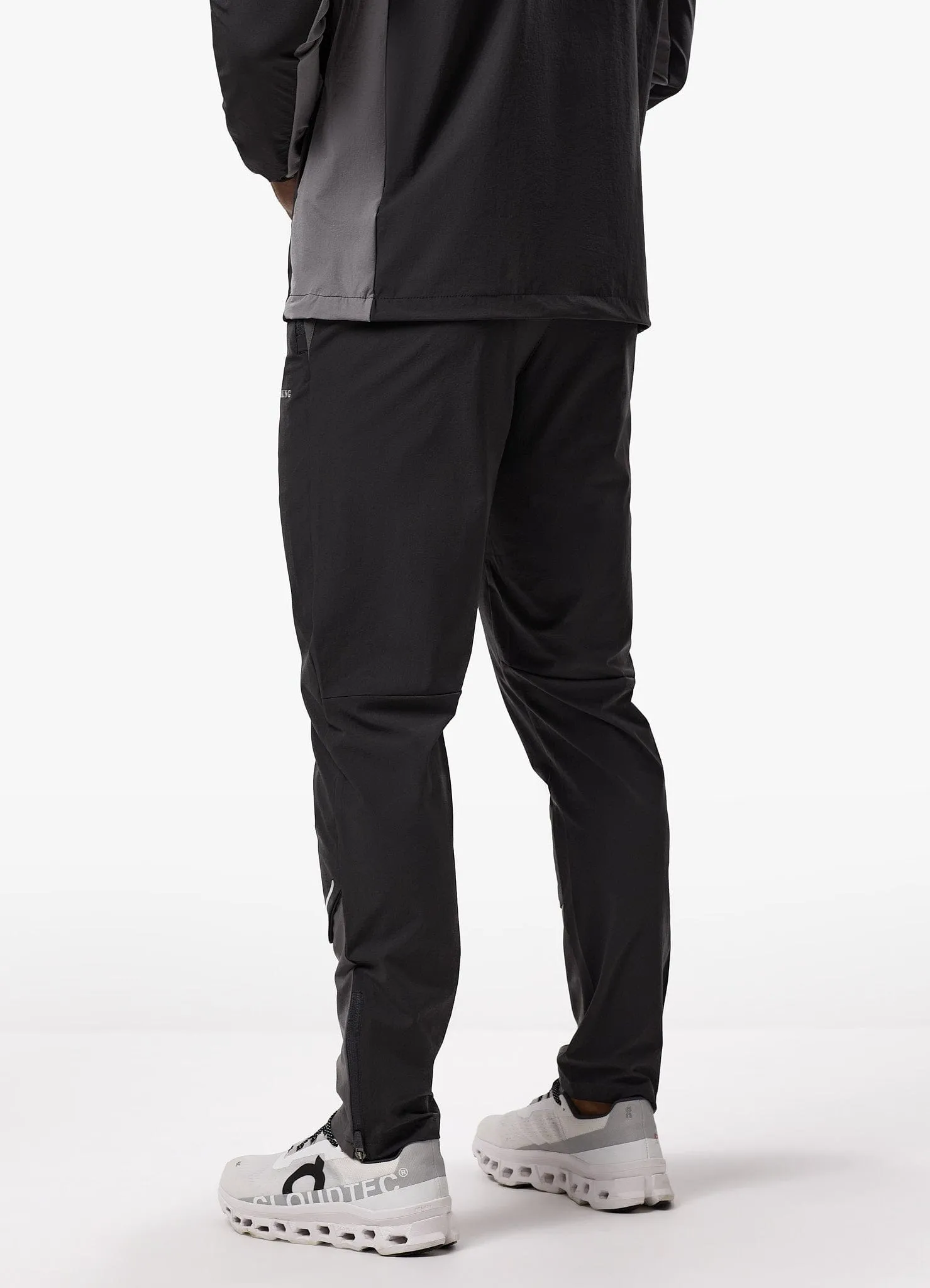 Gym King Advance Tracksuit Bottoms - Black/Fossil Grey Loose cut Stretch Panels