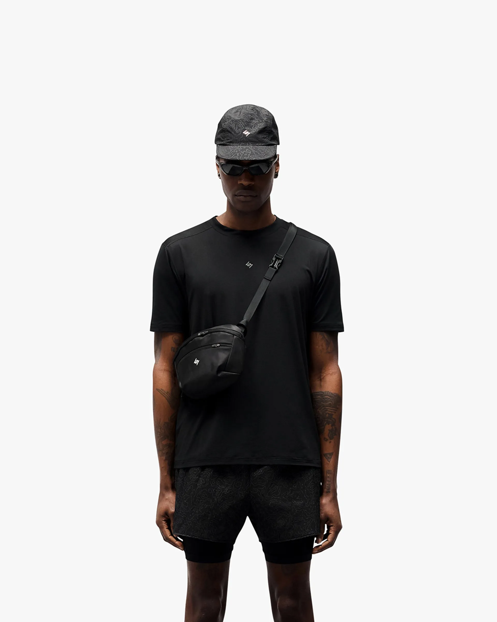 247 Contour Run T-Shirt - Black Minimalist Stitching Fresh Style Trend