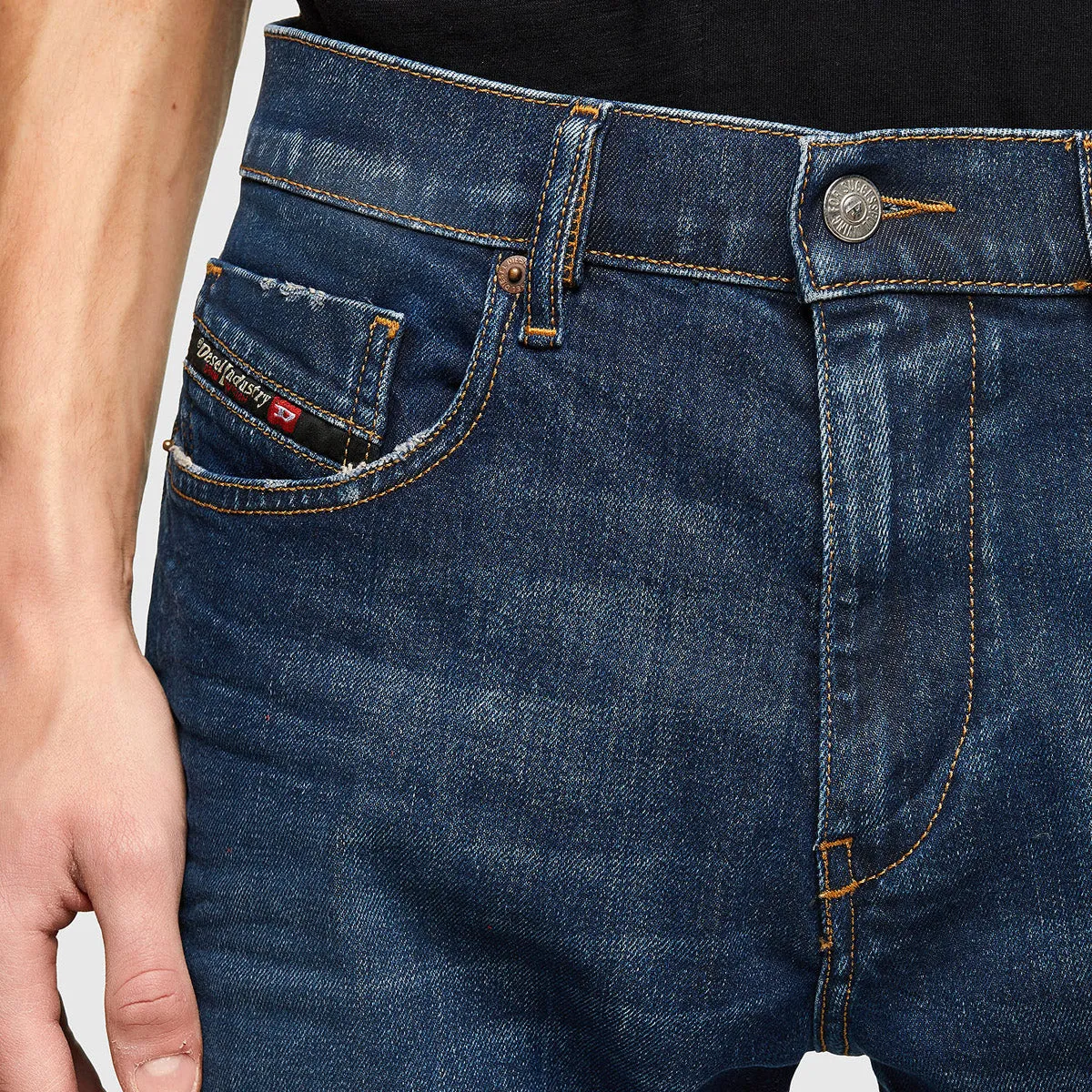 Weekend Style Outdoor Adventure Diesel - D-Strukt 009NV Slim Jeans in Blue