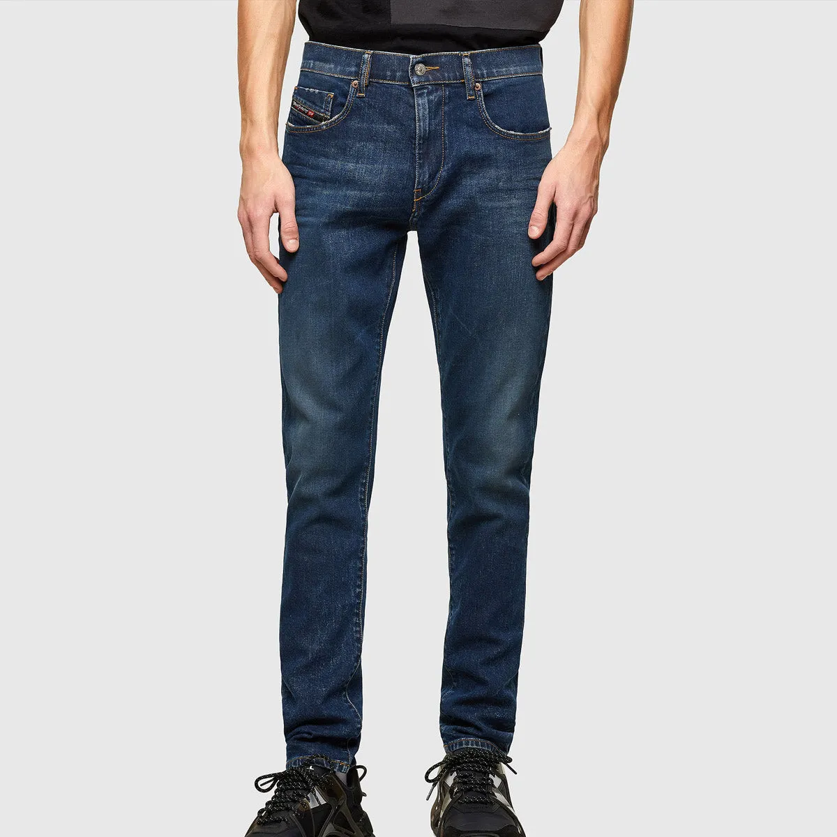 Lightwear Option Diesel - D-Strukt 009NV Slim Jeans in Blue