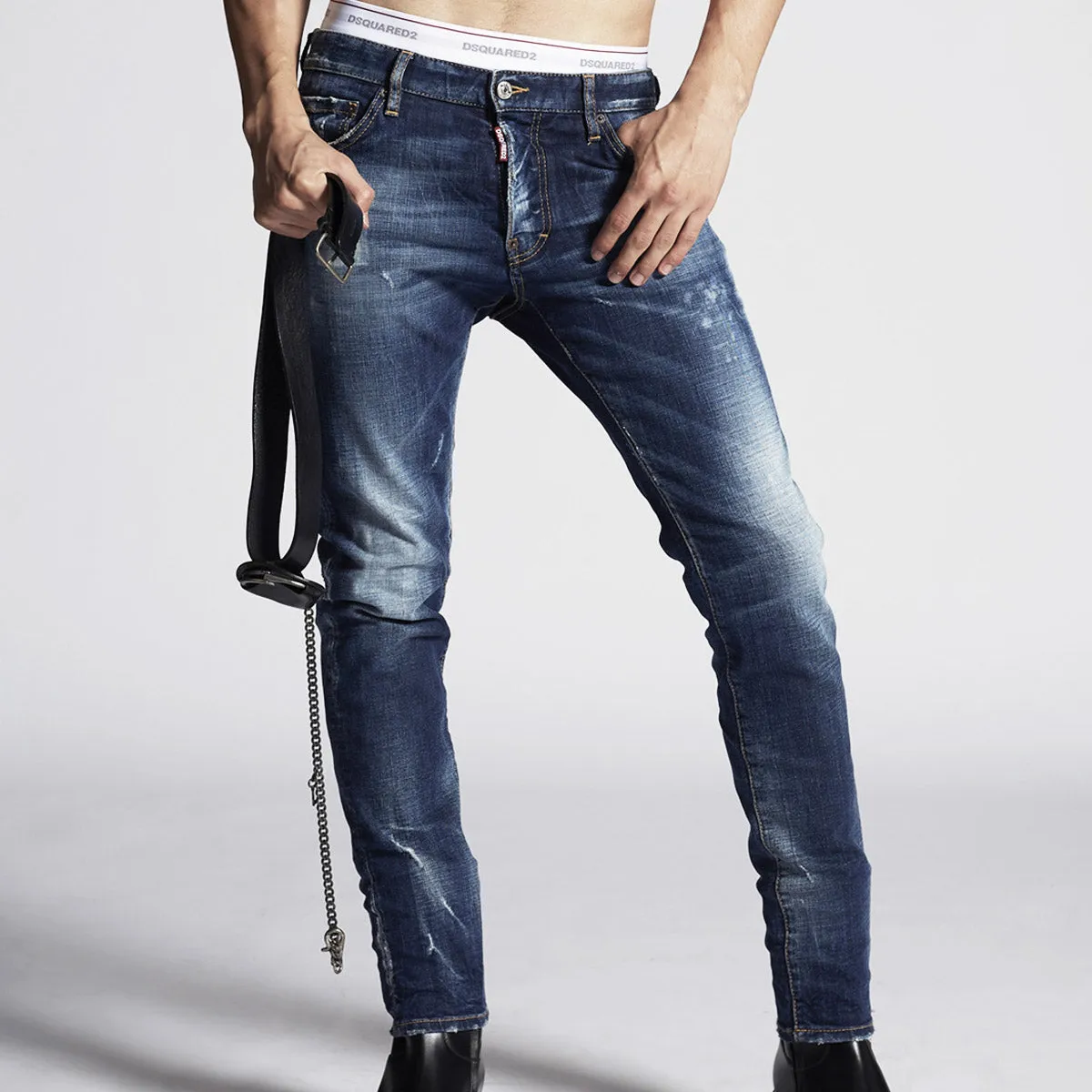 Classic Comfort Modern Fit DSQUARED2 - Dark 4 Wash Cool Guy Jeans in Blue