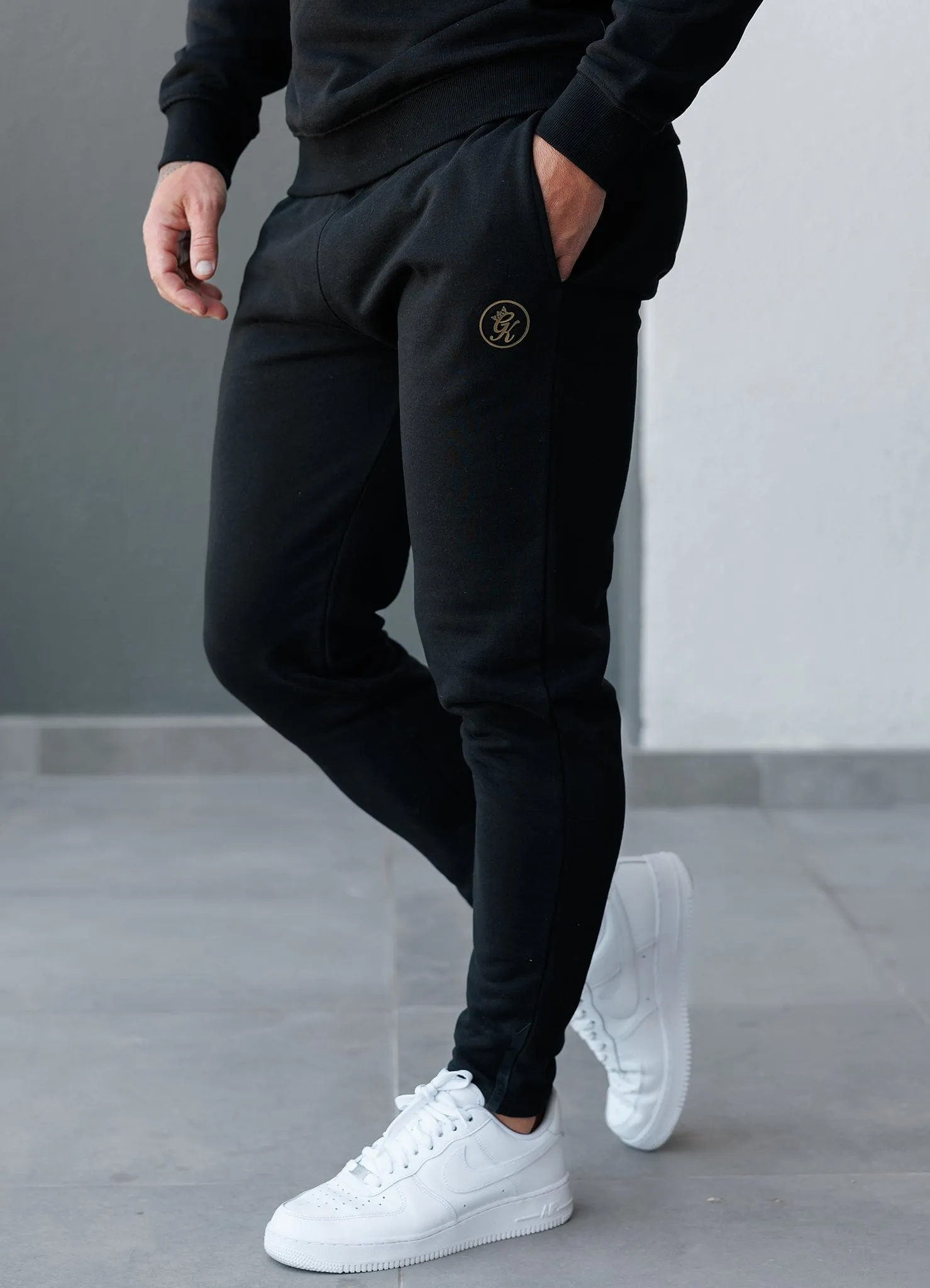 Corduroy texture Gym King Pro Jogger - Black/Gold