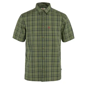 Fjallraven Ovik Lite Shirt SS Green-Dark Navy Textured Finish Daytime Look
