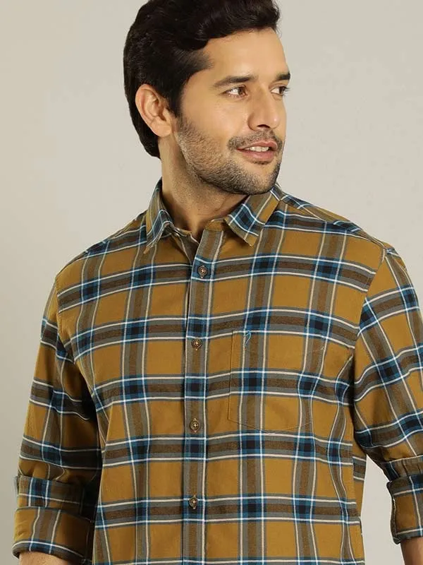 Reinforced Side Vents Men Checked Full Sleeve Cotton Shirt