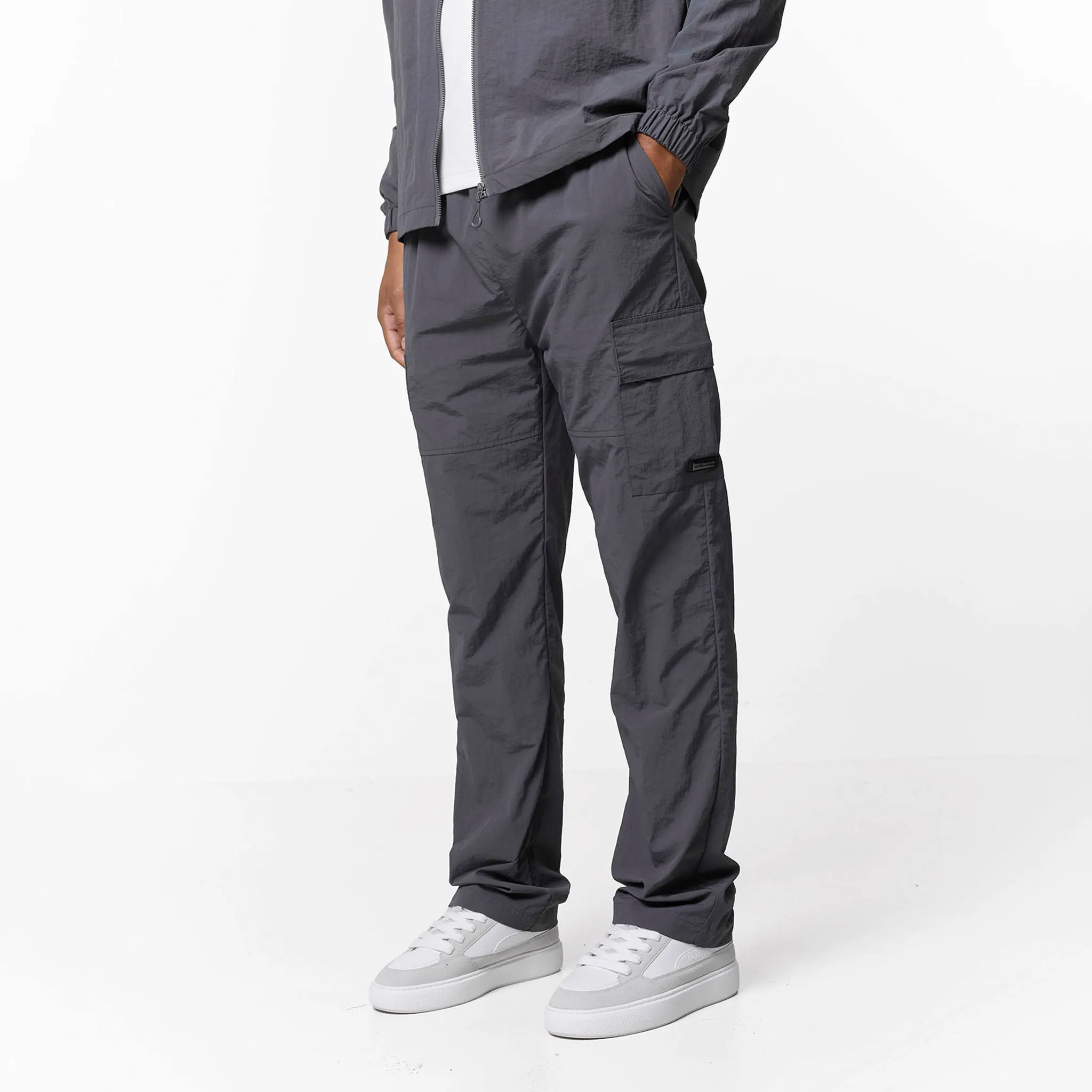 Sporty Vibe Layer-Friendly Crinkle Nylon Tech Utility Pant | Charcoal