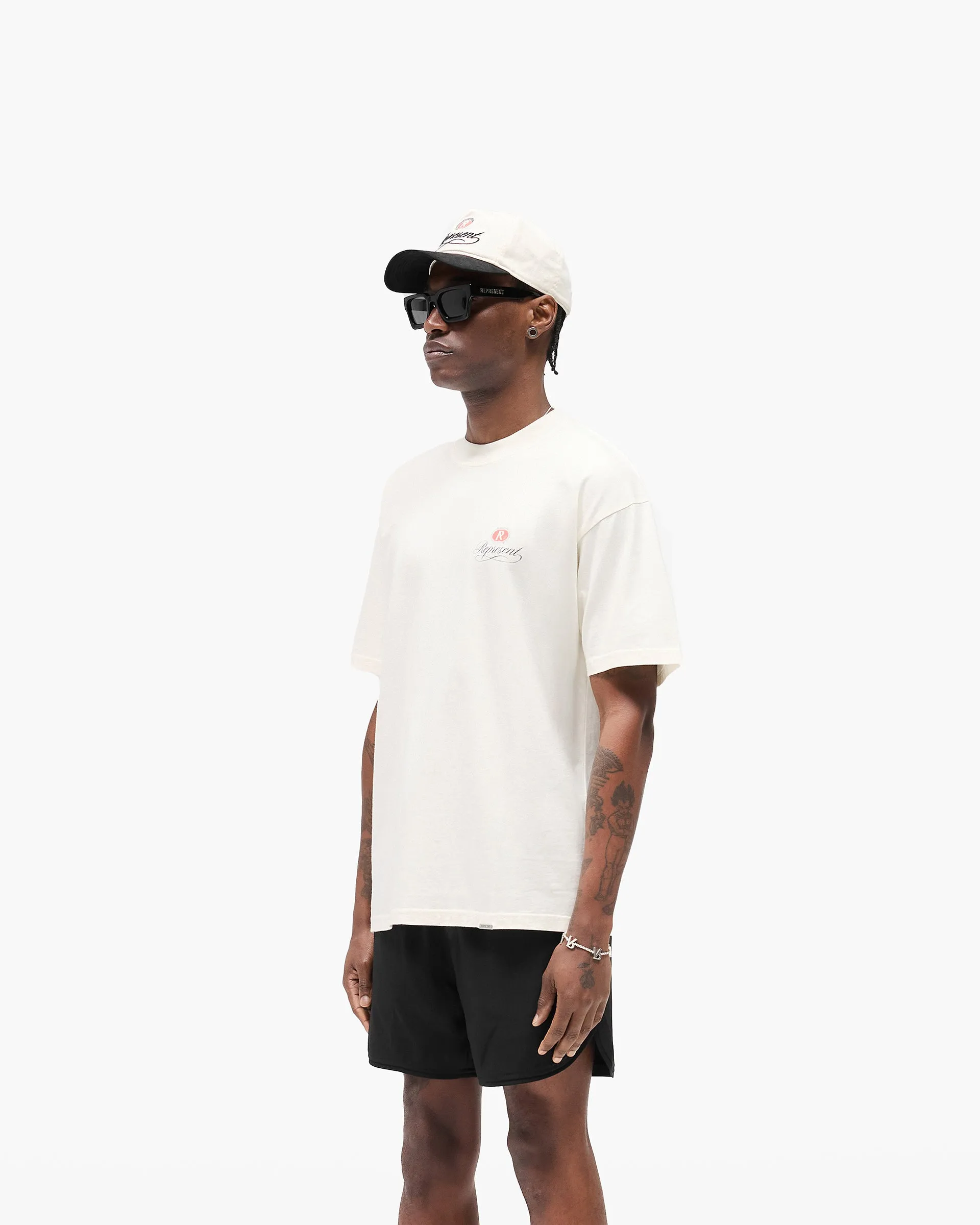 Spring Wear Casual Chic Look Grand Vintage Hand Drawn T-Shirt - Aged White