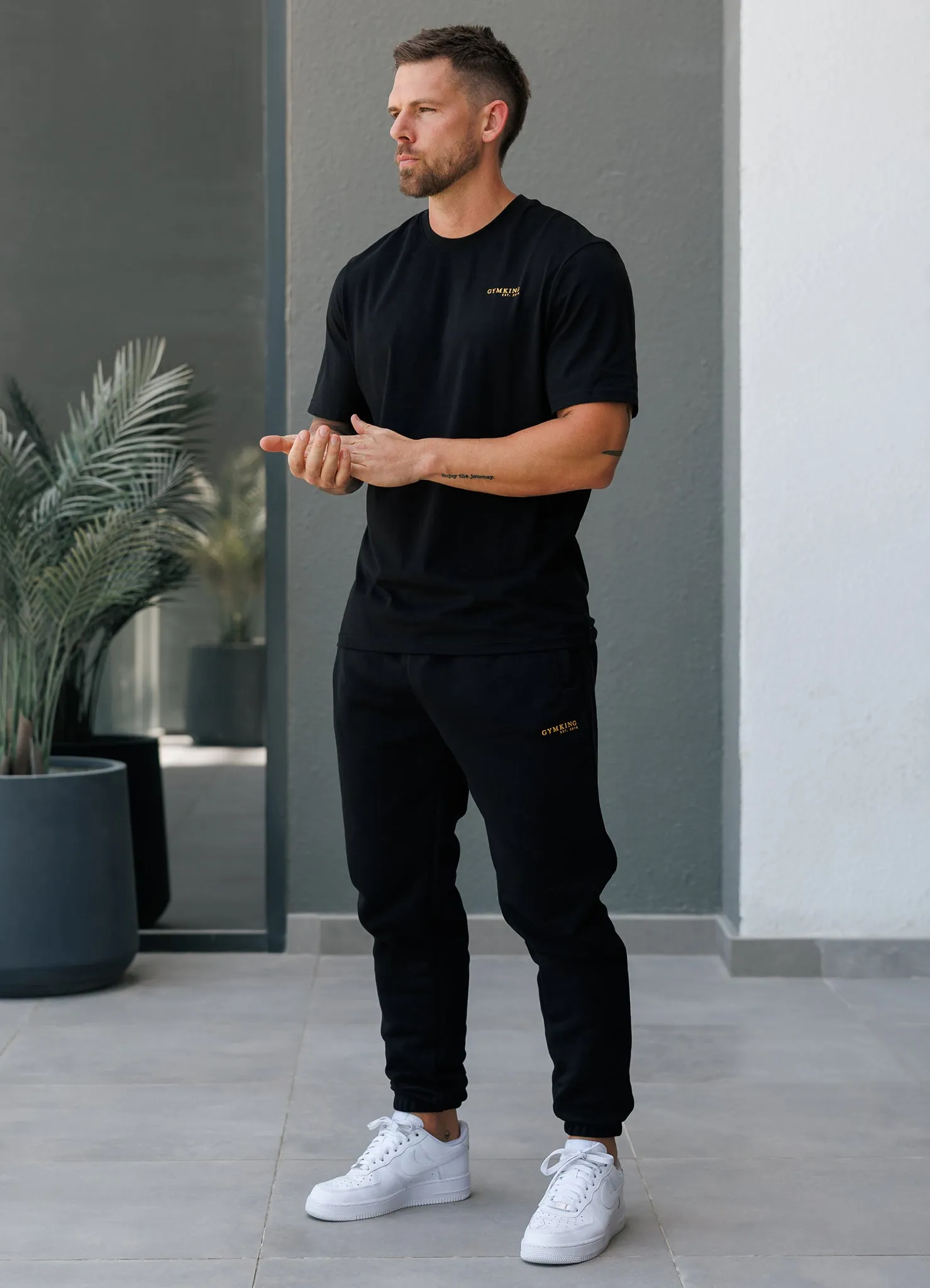 Gym King Established Relaxed Fit Jogger - Black/Gold Warm Fit