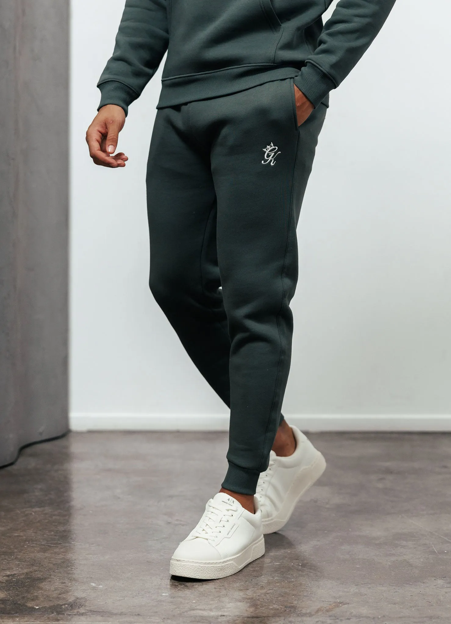 Gym King Fundamental Fleece Jogger - Forest Green Stretch Motion Minimal Comfort