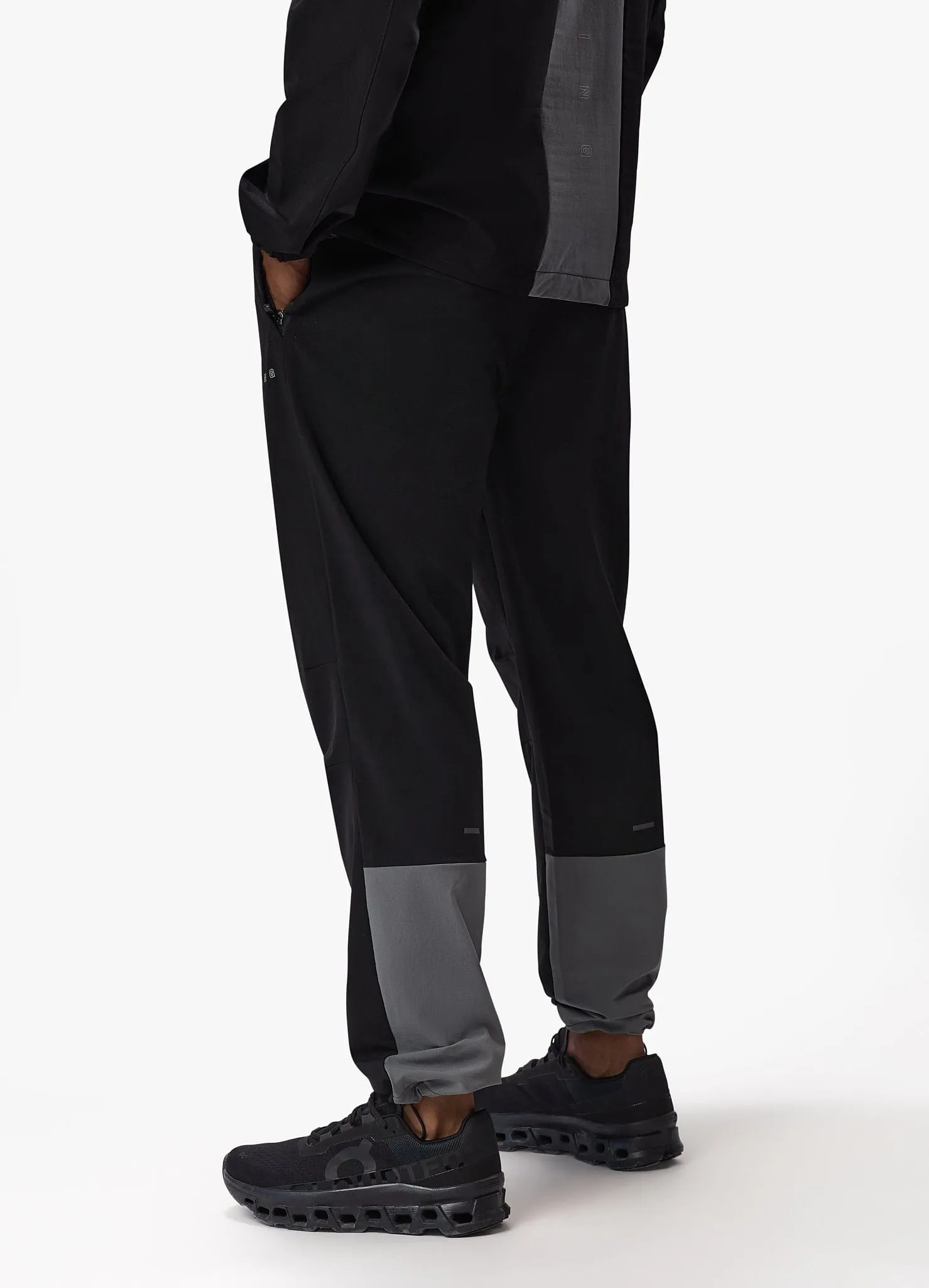 Plaid detail Cozy Fit Gym King  React Woven Pant - Black