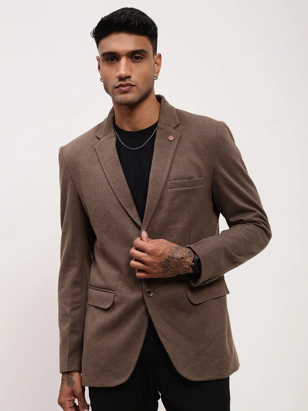 Men's Brown Solid Notched Lapel Single Breasted Blazer Ventilated Back Panel Soft Texture