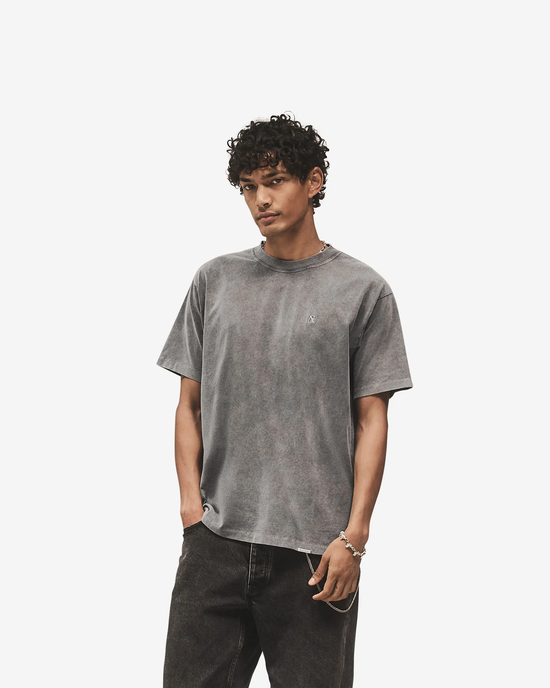 Metal Initial R T-Shirt - Vintage Grey Easy and Relaxed Layering Must-Have