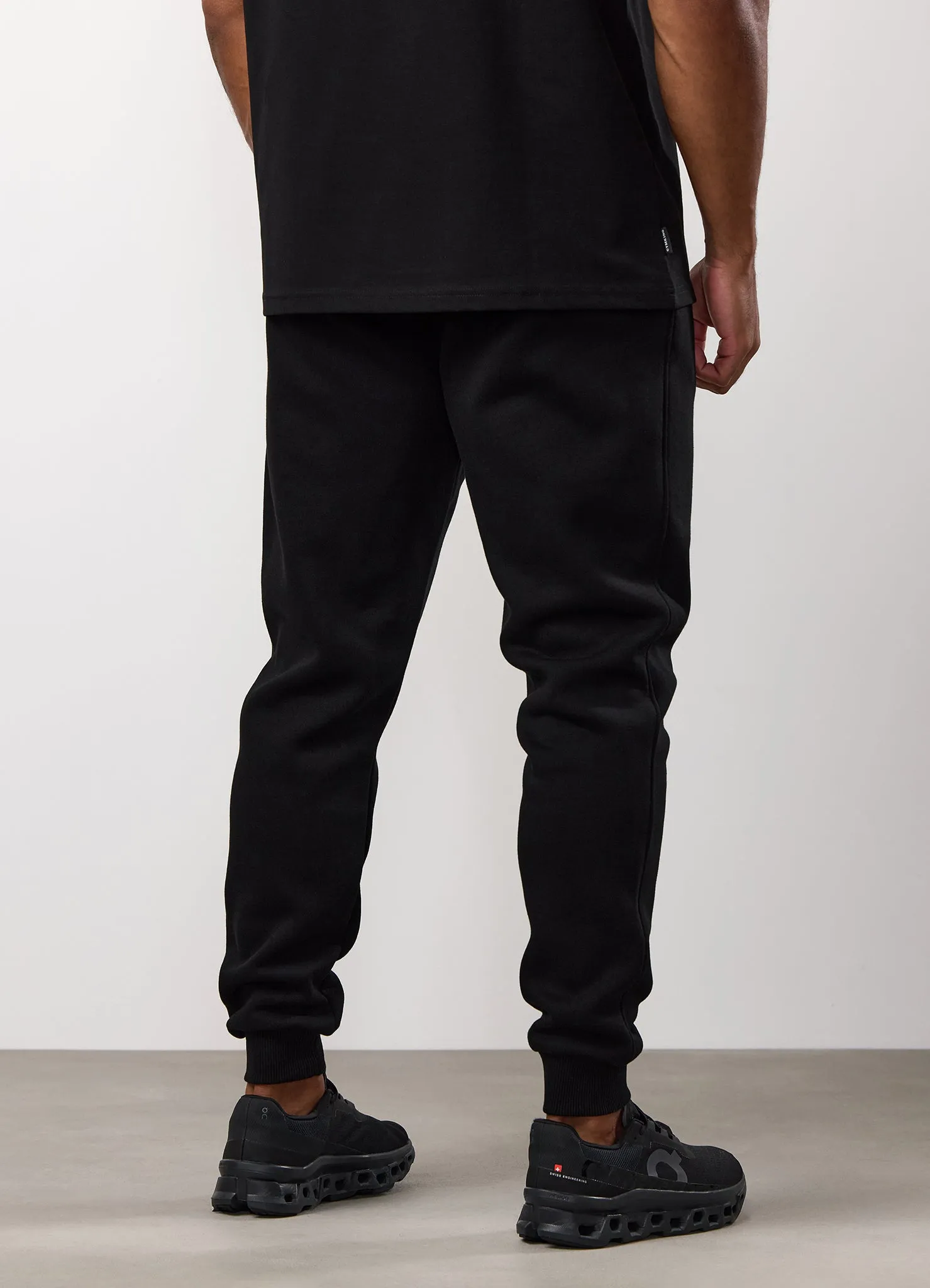 Cozy Material Gym King Fundamental Fleece Jogger - Black/Gold