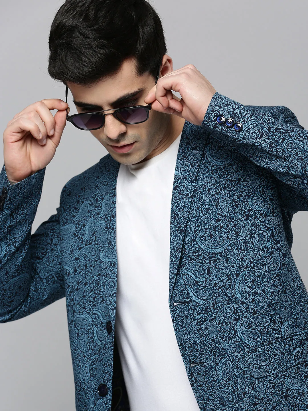 Men's Black Paisley Printed Slim-Fit Single Breasted Blazer Hooded style Hypoallergenic fabric