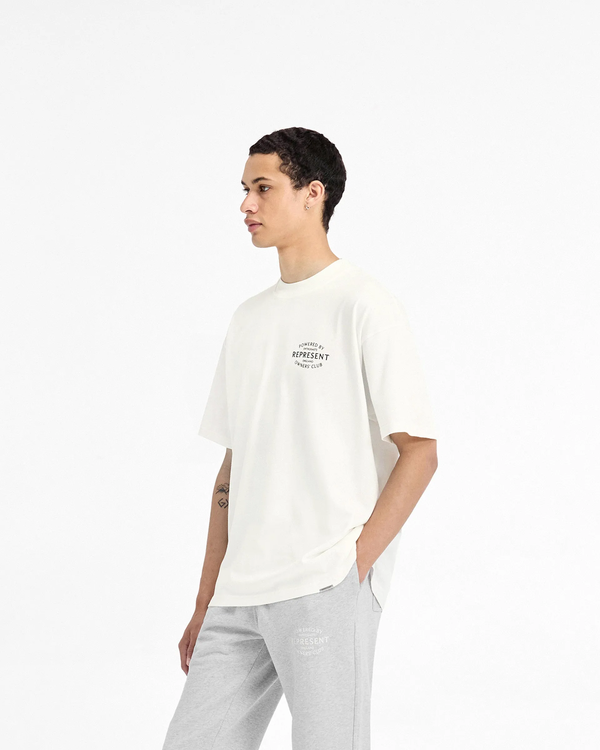 Relaxed Design Represent Owners Club Stamp T-Shirt - Flat White