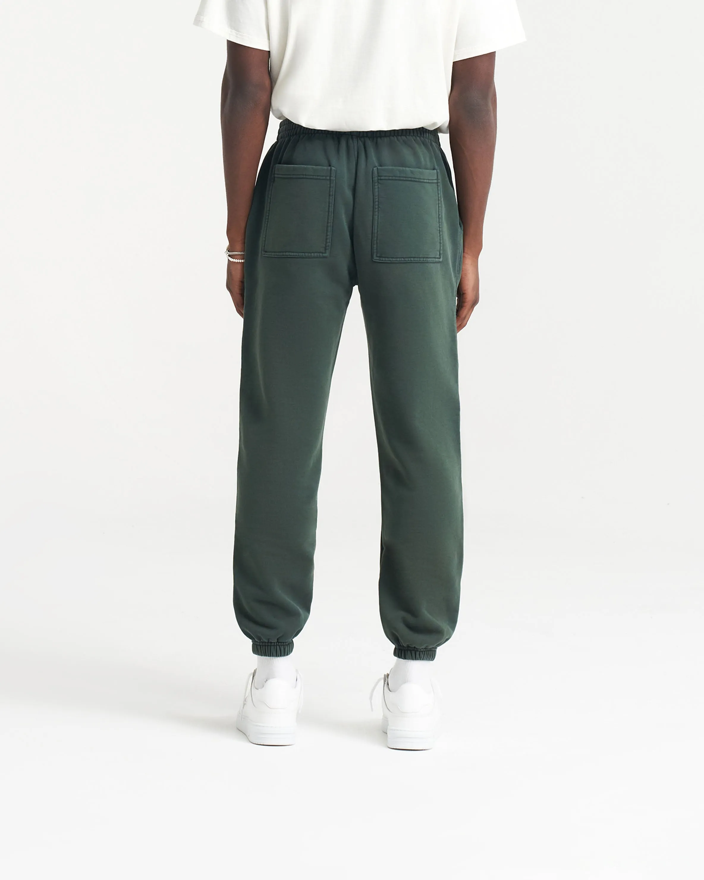 Simple and Cozy Stay Flexible Patron Of The Club Sweatpant - Forest Green