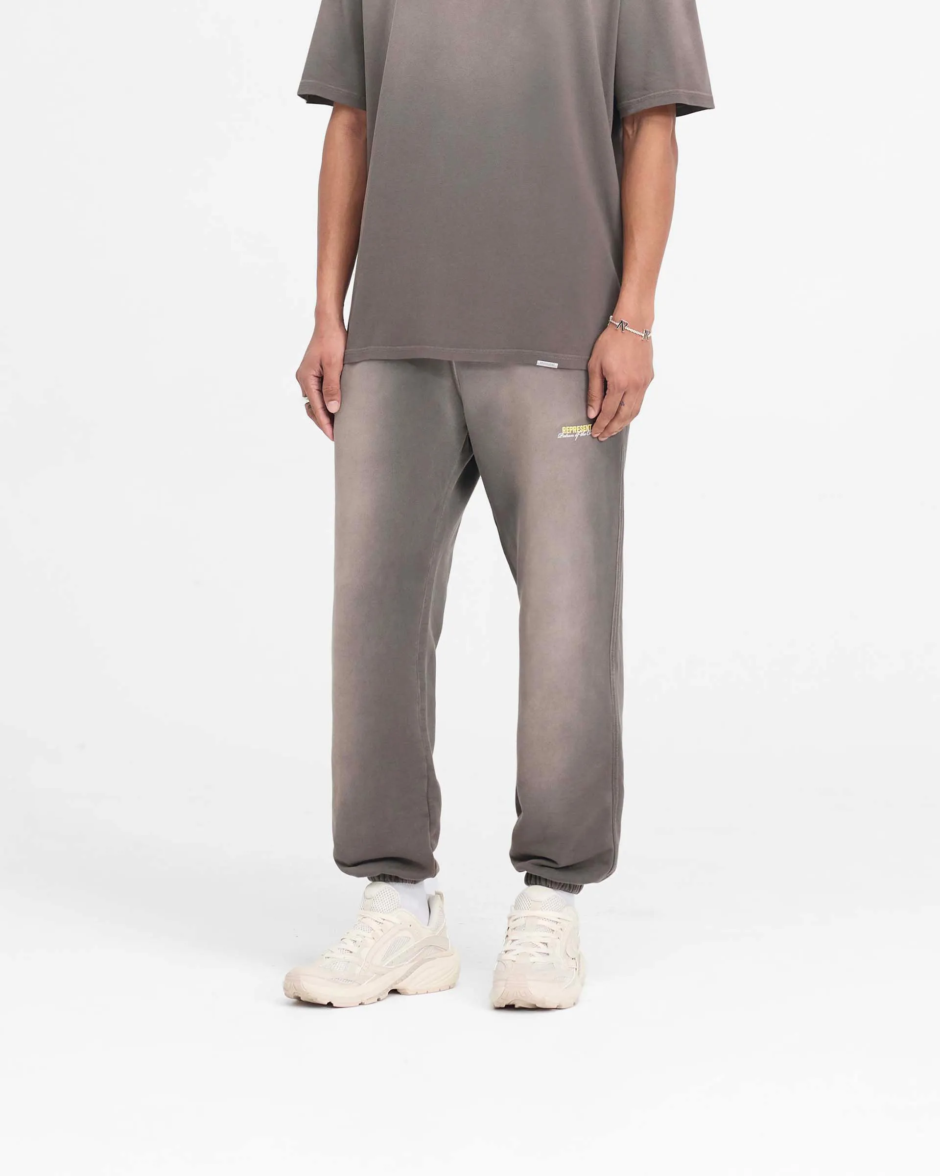 tech fabric Patron Of The Club Sweatpant - Washed Olive