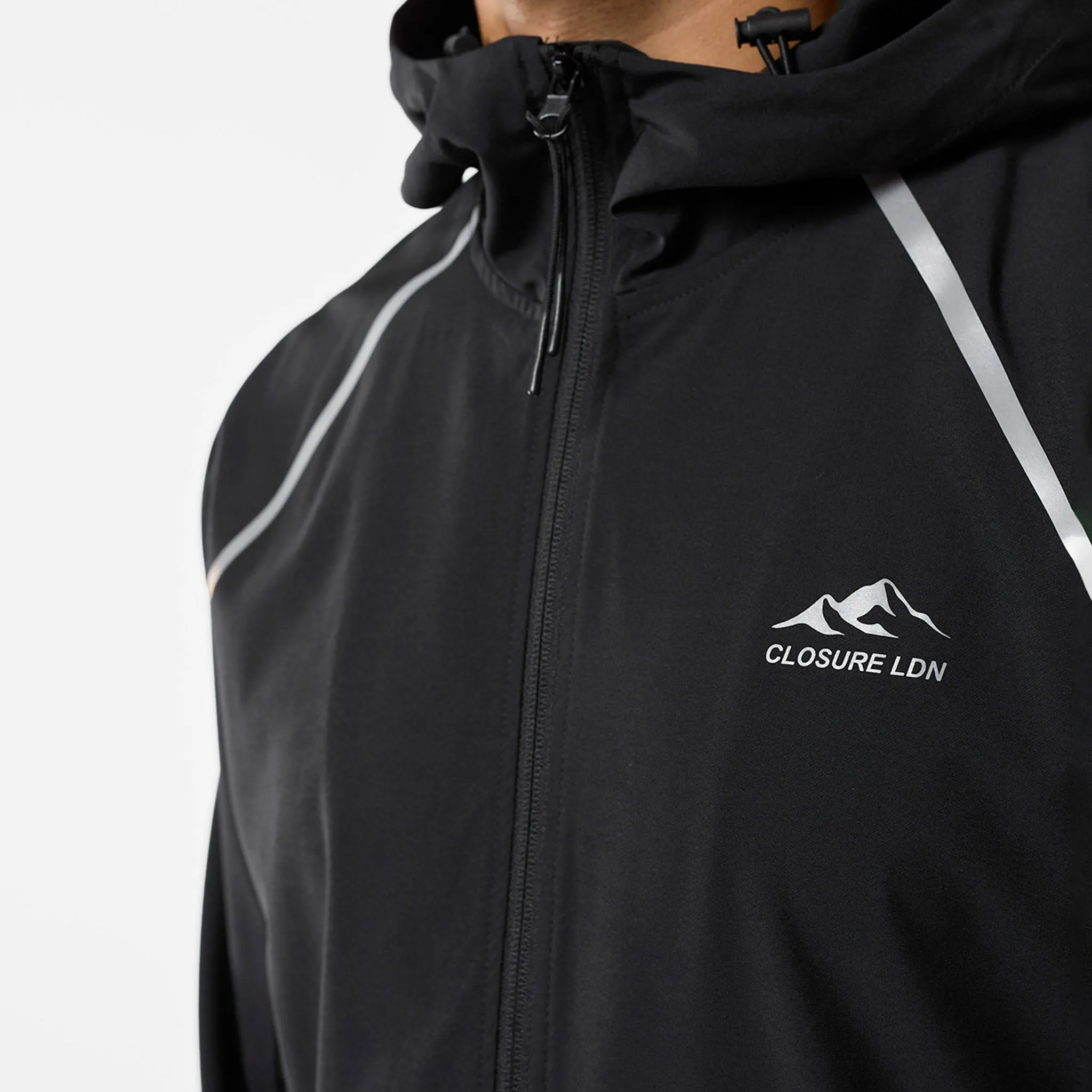 Reflective Core Windbreaker | Black Crisp Look Chic Urban