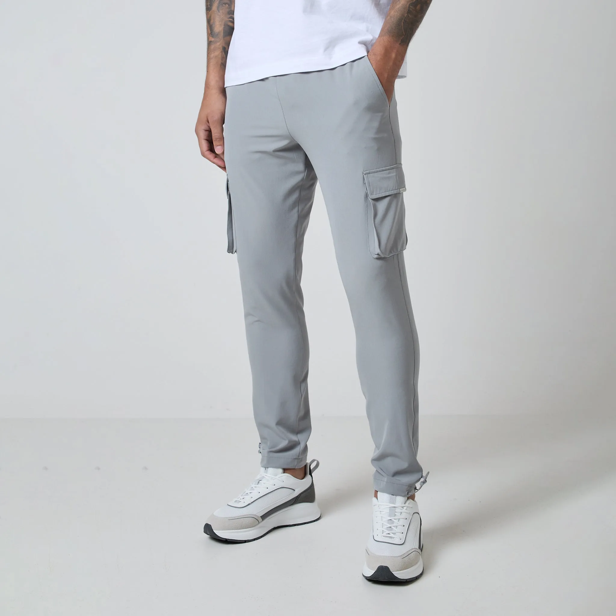 Comfortable Design Non Restrictive Cut Stretch Tech Cargo Pant | Frost Grey