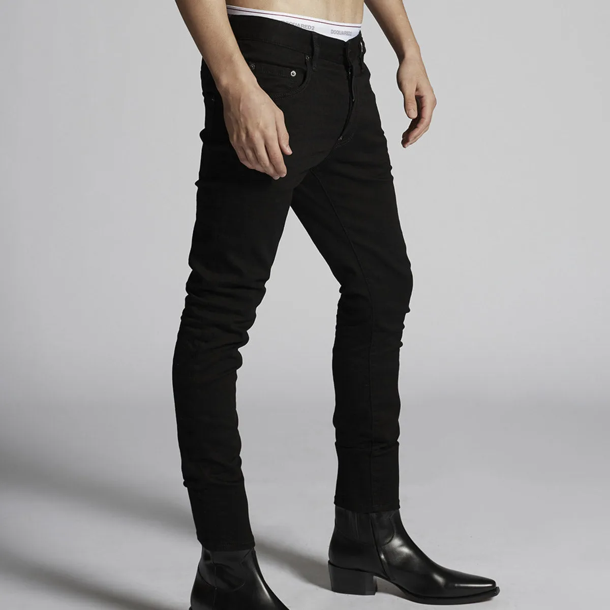 Relaxed Waist Fit Smooth Texture DSQUARED2 - Trash Bull Wash Super Twinky Jeans in Black