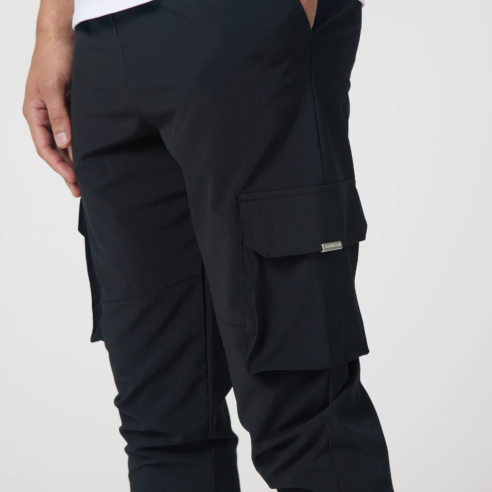 Wide fit Tech Cuffed Cargo Pant | Black