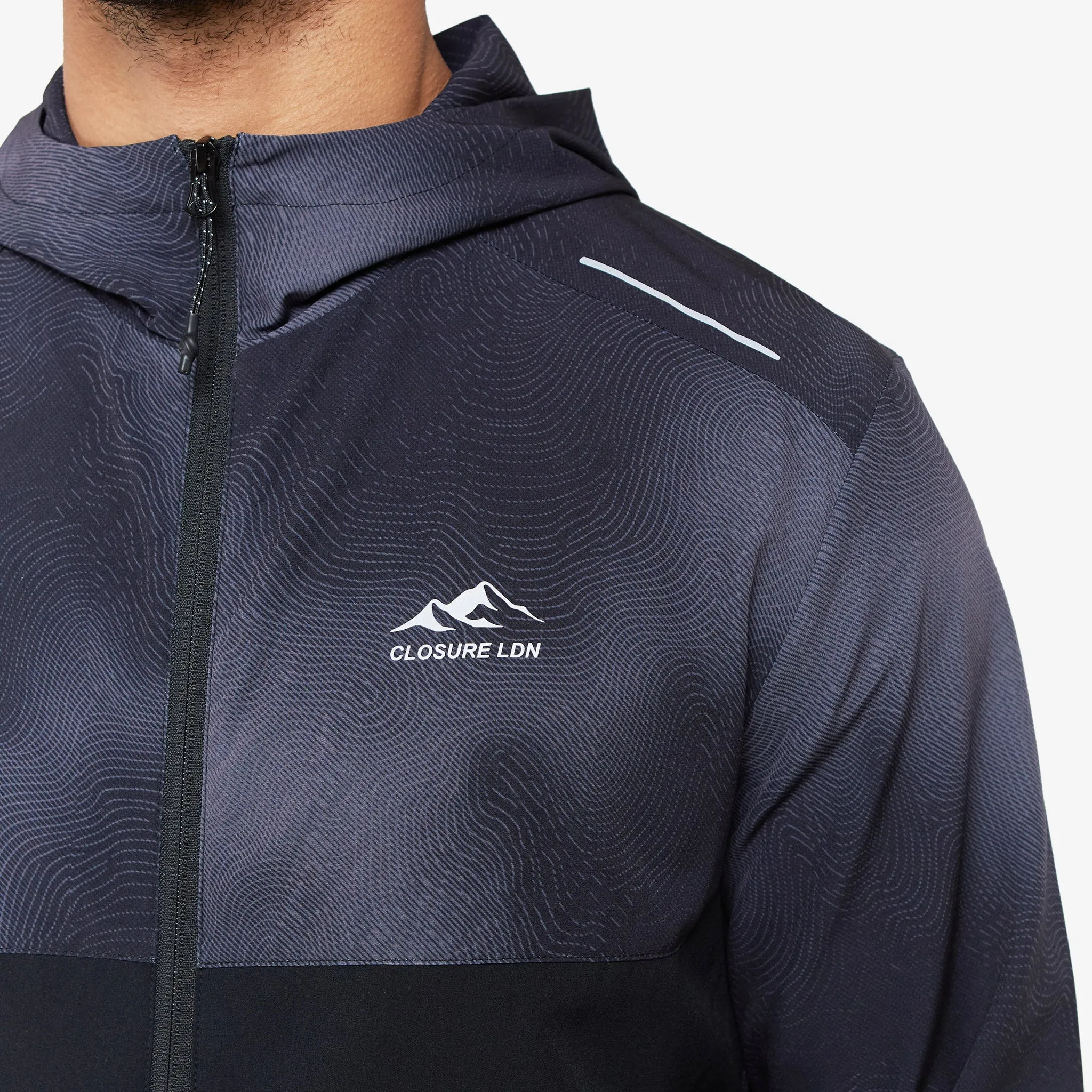 Crisp Layer Reflective accents Cloud Print Jacket | Black