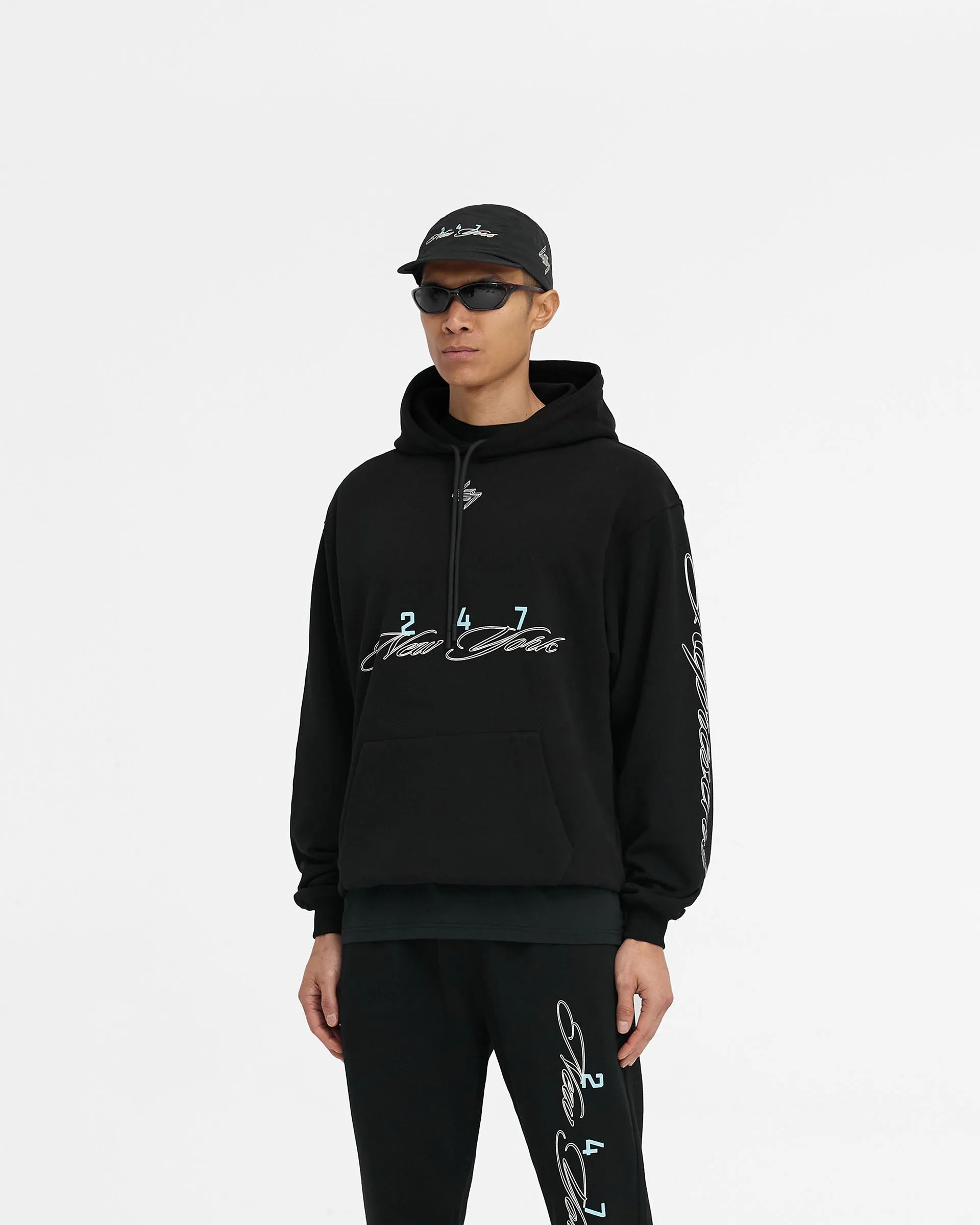 247 New York Hoodie - Black Sporty essentials