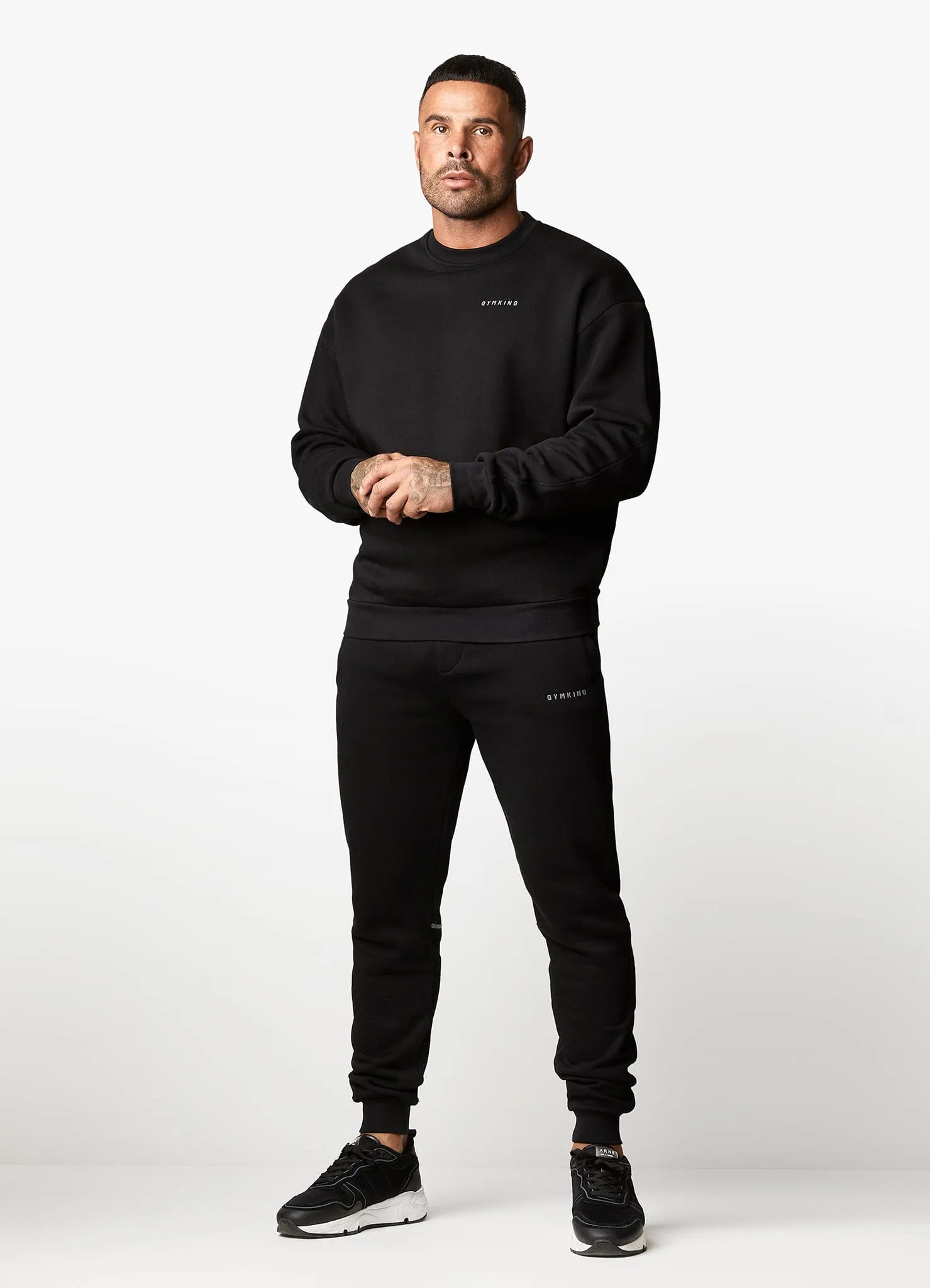 Gym King Outline Print Jogger - Black Rest Easy