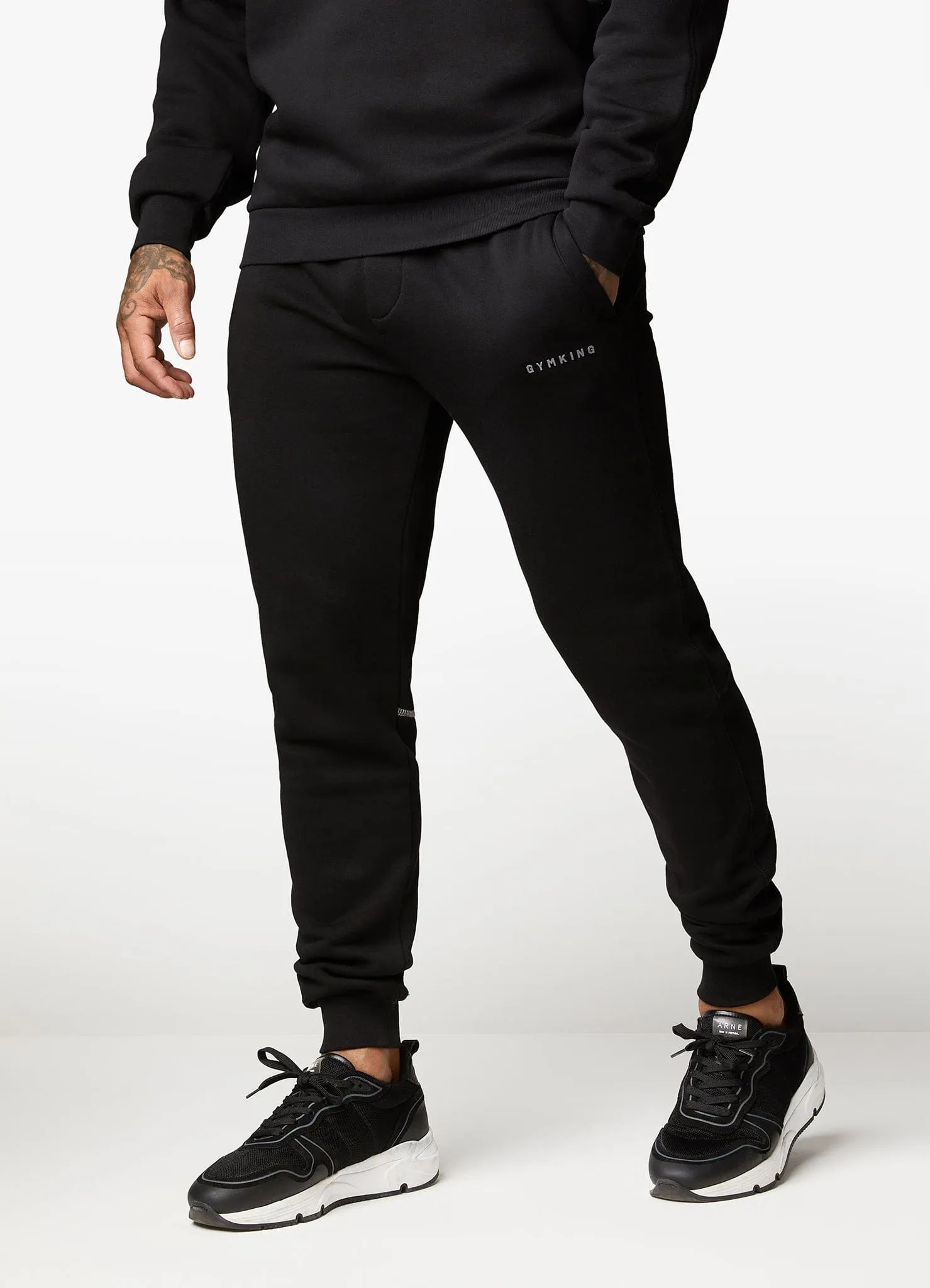 Gym King Outline Print Jogger - Black Dark wash Layer-Friendly Fit