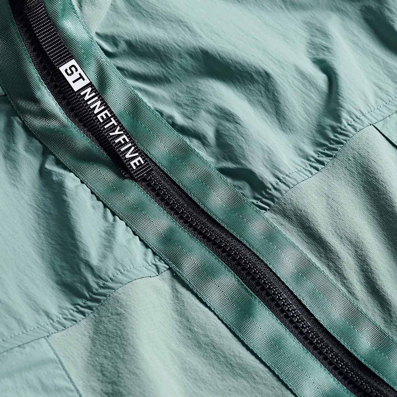 NonBulkyLayering Wrinkle Free Texture ST95 4 Way Stretch Zip Through Mid Green