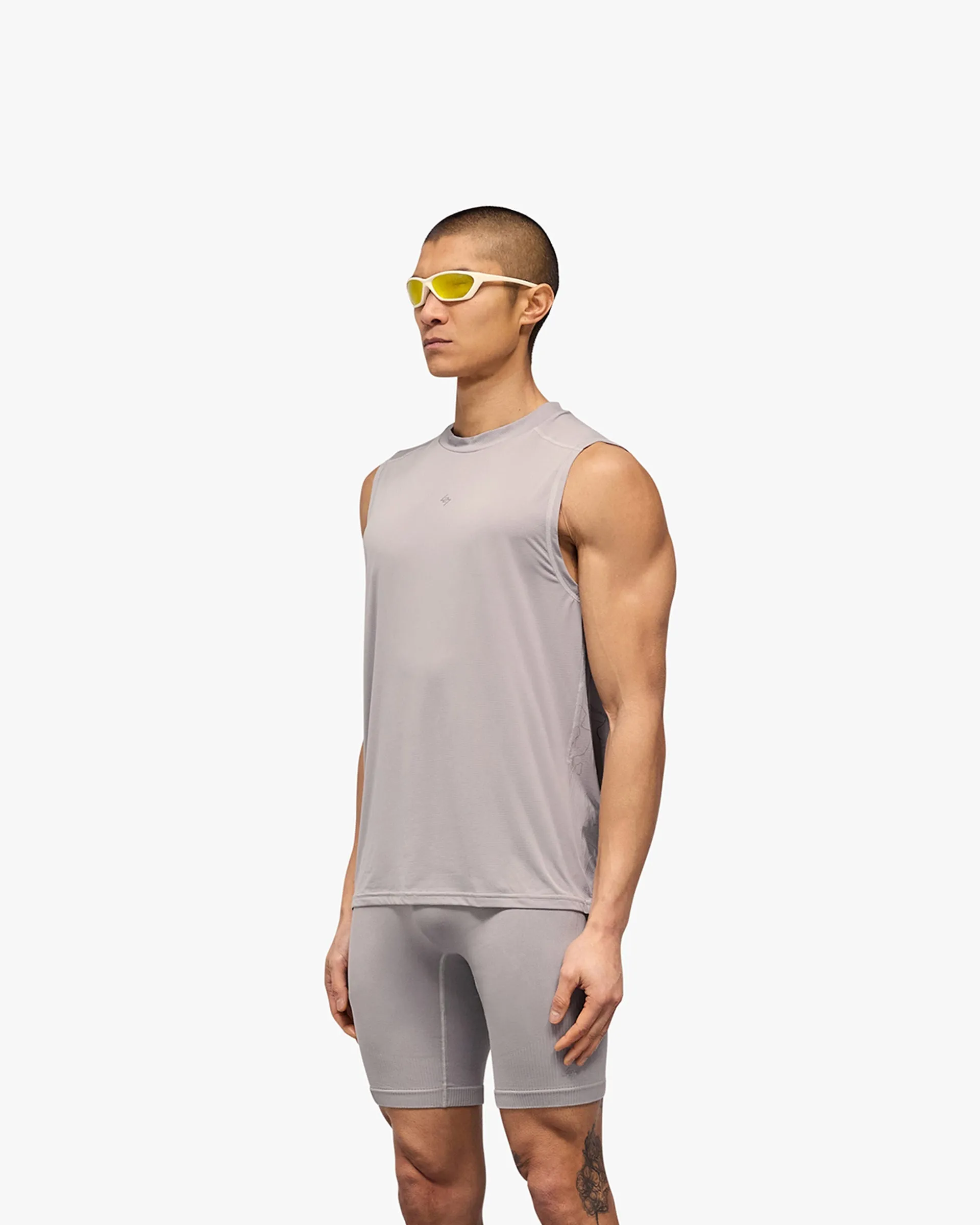 Minimalist Look 247 Contour Run Tank - Titanium