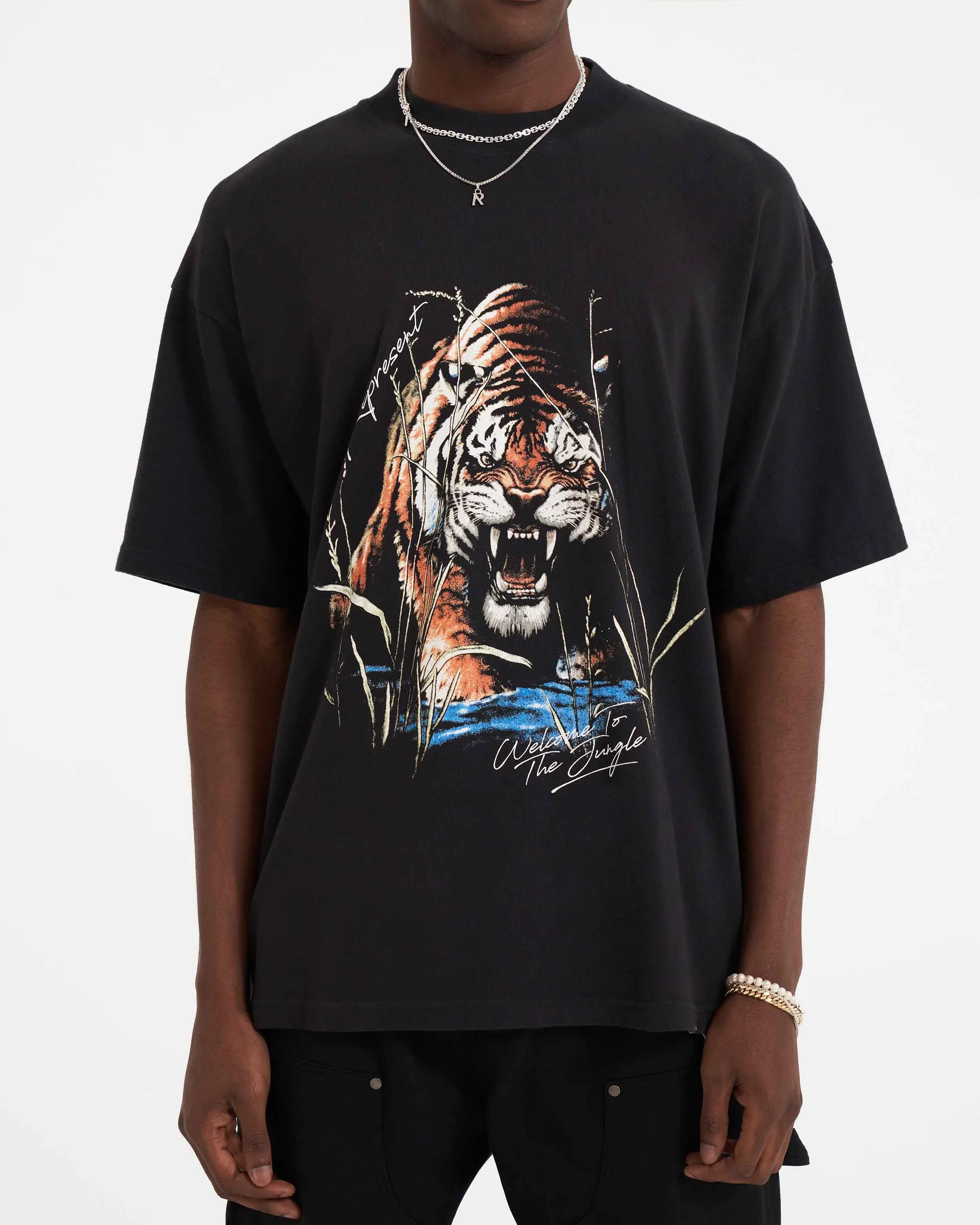 Layered Hem Detail Active Style Trend Welcome To The Jungle T-Shirt - Off Black